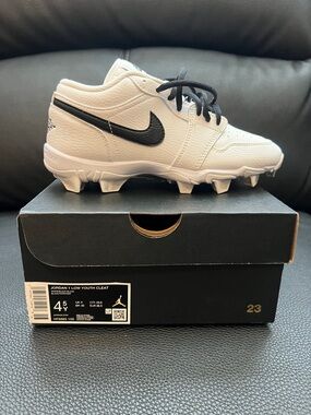 Nike JORDAN 1 LOW Youth Football 🏈 Cleats White and Black